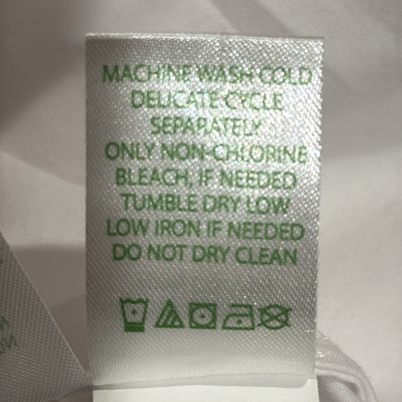 Lilly Pulitzer White Ruffle Sleeve with Rhinestone Buttons Top Size M - EUC - Picture 6 of 6